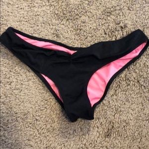 Cheeky black VS bottoms